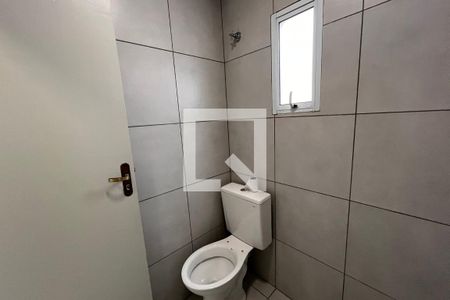 Banheiro de kitnet/studio para alugar com 1 quarto, 25m² em Vila Monte Sion, Suzano