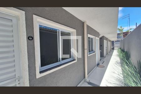 Área Externa de kitnet/studio para alugar com 1 quarto, 30m² em Vila Monte Sion, Suzano