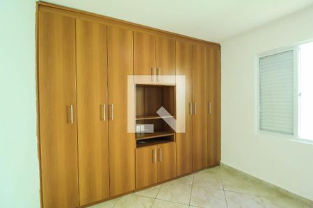 Quarto 2 de casa para alugar com 2 quartos, 180m² em Vila Bertioga, São Paulo