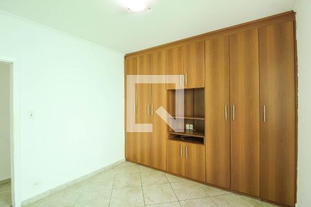 Quarto 2 de casa para alugar com 2 quartos, 180m² em Vila Bertioga, São Paulo