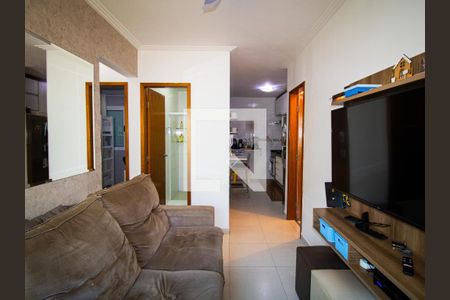 Sala de casa de condomínio à venda com 2 quartos, 45m² em Vila Nivi, São Paulo