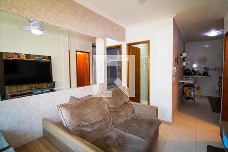 Sala de casa de condomínio para alugar com 2 quartos, 45m² em Vila Nivi, São Paulo