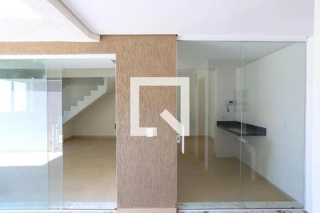 Sala - Entrada de casa à venda com 3 quartos, 120m² em Esplanada, Belo Horizonte