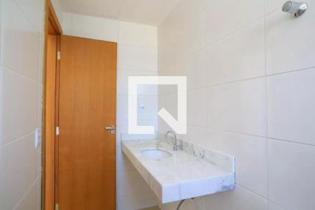 Banheiro da Suíte de casa à venda com 3 quartos, 120m² em Esplanada, Belo Horizonte