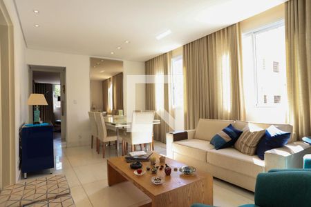 Sala de apartamento à venda com 2 quartos, 117m² em Serra, Belo Horizonte