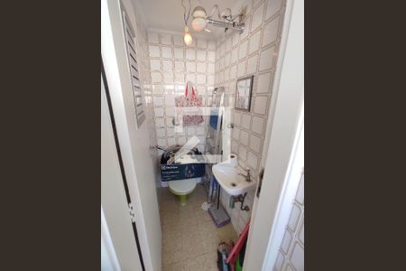 Banheiro da lavanderia de apartamento à venda com 3 quartos, 120m² em Perdizes, São Paulo