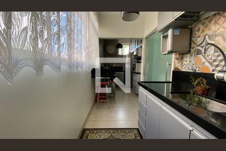 Cozinha de apartamento à venda com 2 quartos, 104m² em Coracao de Jesus, Belo Horizonte
