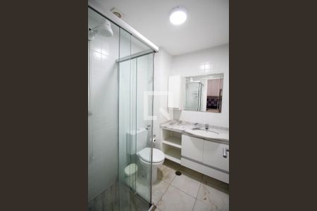 Banheiro  de apartamento para alugar com 1 quarto, 27m² em Pinheiros, São Paulo