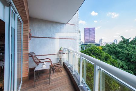 Varanda de apartamento à venda com 3 quartos, 165m² em Pinheiros, São Paulo