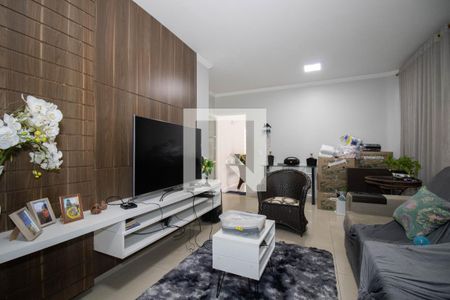 Sala 1 de casa para alugar com 3 quartos, 170m² em Qe 17, Brasília