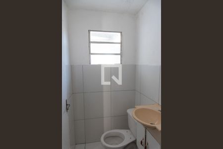 Banheiro de kitnet/studio para alugar com 1 quarto, 15m² em Cambuci, São Paulo