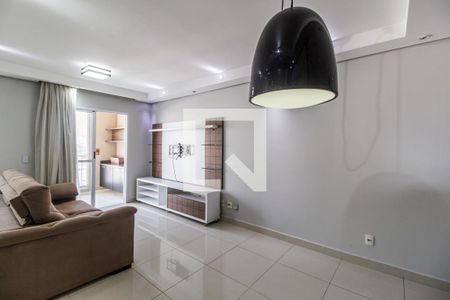 Sala de apartamento à venda com 2 quartos, 80m² em Jardim Tupanci, Barueri