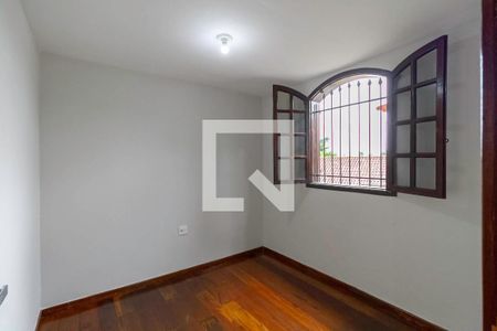 Quarto de casa à venda com 3 quartos, 150m² em São João Batista, Belo Horizonte