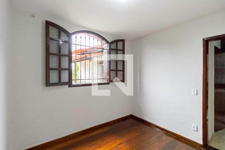 Quarto de casa à venda com 3 quartos, 150m² em São João Batista, Belo Horizonte