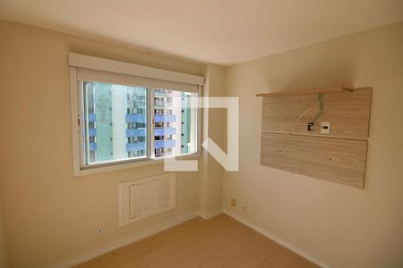 Suíte de apartamento para alugar com 2 quartos, 64m² em Barra da Tijuca, Rio de Janeiro