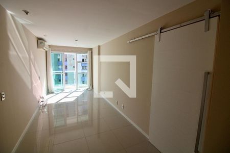 Sala de apartamento para alugar com 2 quartos, 64m² em Barra da Tijuca, Rio de Janeiro