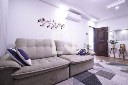 Sala de casa à venda com 3 quartos, 133m² em Parque Maria Domitila, São Paulo