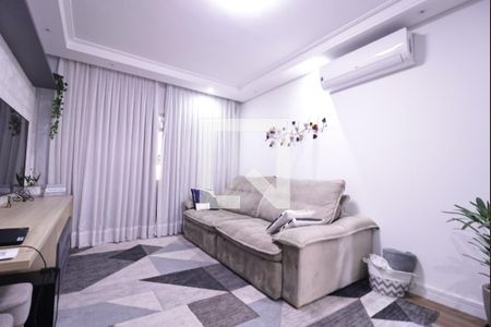 Sala de casa à venda com 3 quartos, 133m² em Parque Maria Domitila, São Paulo