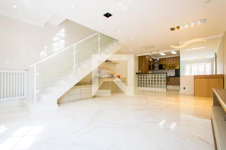Sala de casa de condomínio à venda com 3 quartos, 120m² em Vila Eldizia, Santo André