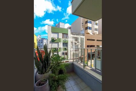 Varanda de kitnet/studio para alugar com 1 quarto, 36m² em Centro Histórico, Porto Alegre