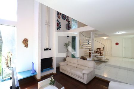 Sala de TV de casa à venda com 6 quartos, 247m² em Pompeia, São Paulo