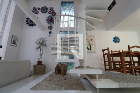 Detalhe Sala de casa à venda com 6 quartos, 247m² em Pompeia, São Paulo