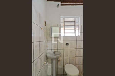 Banheiro de casa para alugar com 1 quarto, 38m² em Jardim Marisa, São Paulo