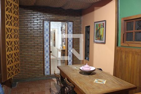 Sala de casa à venda com 2 quartos, 200m² em Eldorado, Contagem