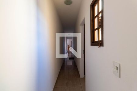 Corredor de casa para alugar com 3 quartos, 175m² em Vila Lais, São Paulo