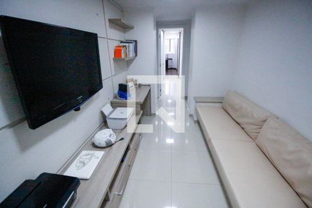 Sala de TV de apartamento à venda com 5 quartos, 227m² em Vila Suzana, São Paulo