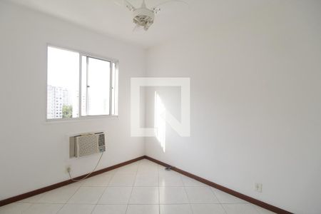 Quarto 2 de apartamento para alugar com 2 quartos, 46m² em Jacarepaguá, Rio de Janeiro