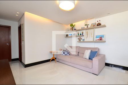 Sala de estar de apartamento à venda com 3 quartos, 76m² em Floresta, Belo Horizonte