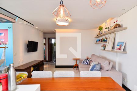 Sala de estar de apartamento à venda com 3 quartos, 76m² em Floresta, Belo Horizonte