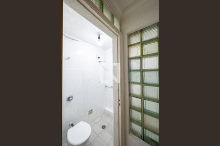Banheiro Social de apartamento para alugar com 1 quarto, 50m² em Parque Imperial, São Paulo