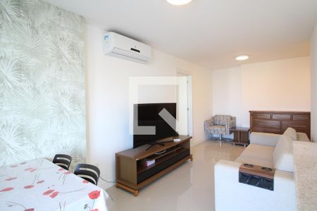 Sala de apartamento para alugar com 2 quartos, 74m² em Barra da Tijuca, Rio de Janeiro
