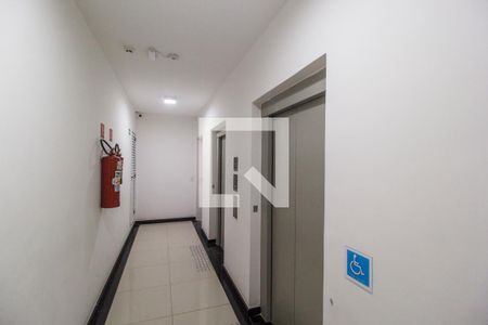 Apartamento à venda com 81m², 3 quartos e 1 vaga Apartamento à venda com 81m², 3 quartos e 1 vagaCorredor