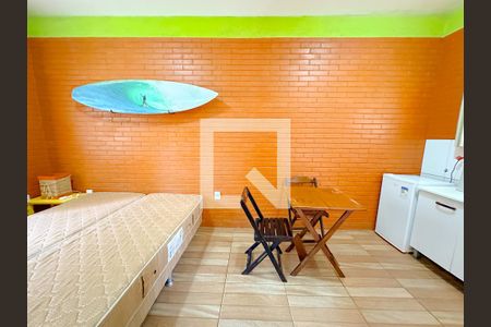 Sala/Quarto de kitnet/studio para alugar com 1 quarto, 25m² em São João do Rio Vermelho, Florianópolis