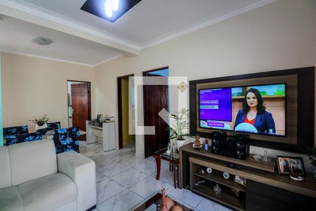 Casa à venda com 3 quartos, 214m² em Jardim Teresa, São Paulo