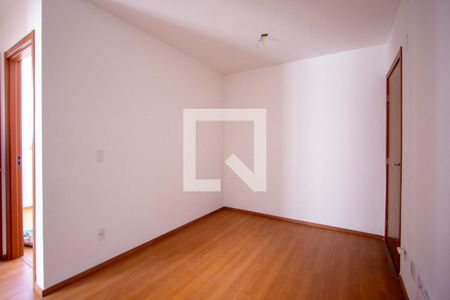 Sala de apartamento para alugar com 2 quartos, 48m² em Vila Lage, São Gonçalo