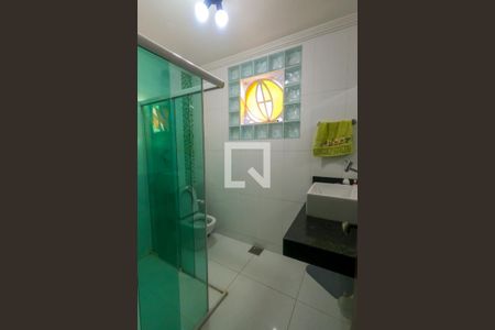 Banheiro de apartamento à venda com 3 quartos, 75m² em Centro, Betim