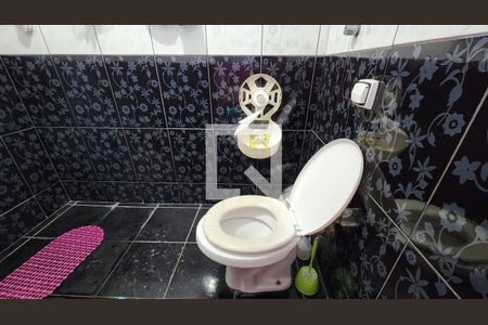 Banheiro da Suíte de casa para alugar com 2 quartos, 80m² em Jardim Mirante, Várzea Paulista