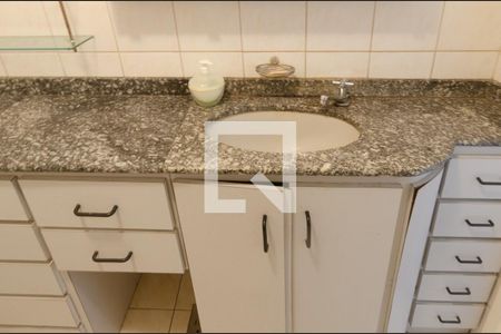 Detalhe Banheiro de apartamento à venda com 1 quarto, 44m² em Praia de Belas, Porto Alegre