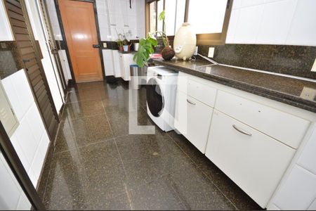 Apartamento à venda com 4 quartos, 275m² em Funcionários, Belo Horizonte