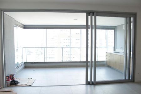 Sala e Varanda de apartamento à venda com 3 quartos, 124m² em Jardim Paulistano, São Paulo