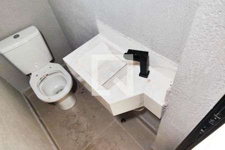 Casa à venda com 147m², 3 quartos e 2 vagas Casa à venda com 147m², 3 quartos e 2 vagasBanheiro da Garagem dos Fundos