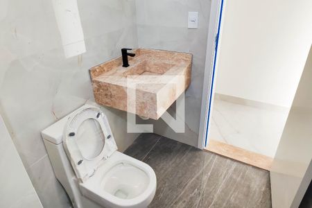 Casa à venda com 147m², 3 quartos e 2 vagas Casa à venda com 147m², 3 quartos e 2 vagasBanheiro Social