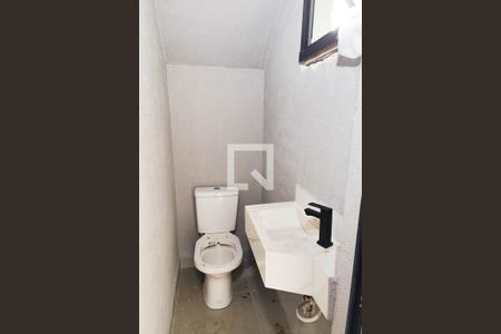 Casa à venda com 147m², 3 quartos e 2 vagas Casa à venda com 147m², 3 quartos e 2 vagasBanheiro da Garagem dos Fundos