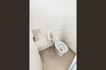 Casa à venda com 147m², 3 quartos e 2 vagas Casa à venda com 147m², 3 quartos e 2 vagasBanheiro da Área de Serviço