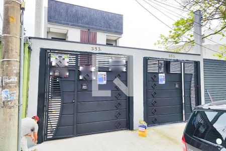 Casa à venda com 147m², 3 quartos e 2 vagas Casa à venda com 147m², 3 quartos e 2 vagasFachada