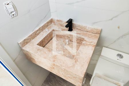 Casa à venda com 147m², 3 quartos e 2 vagas Casa à venda com 147m², 3 quartos e 2 vagasBanheiro Social